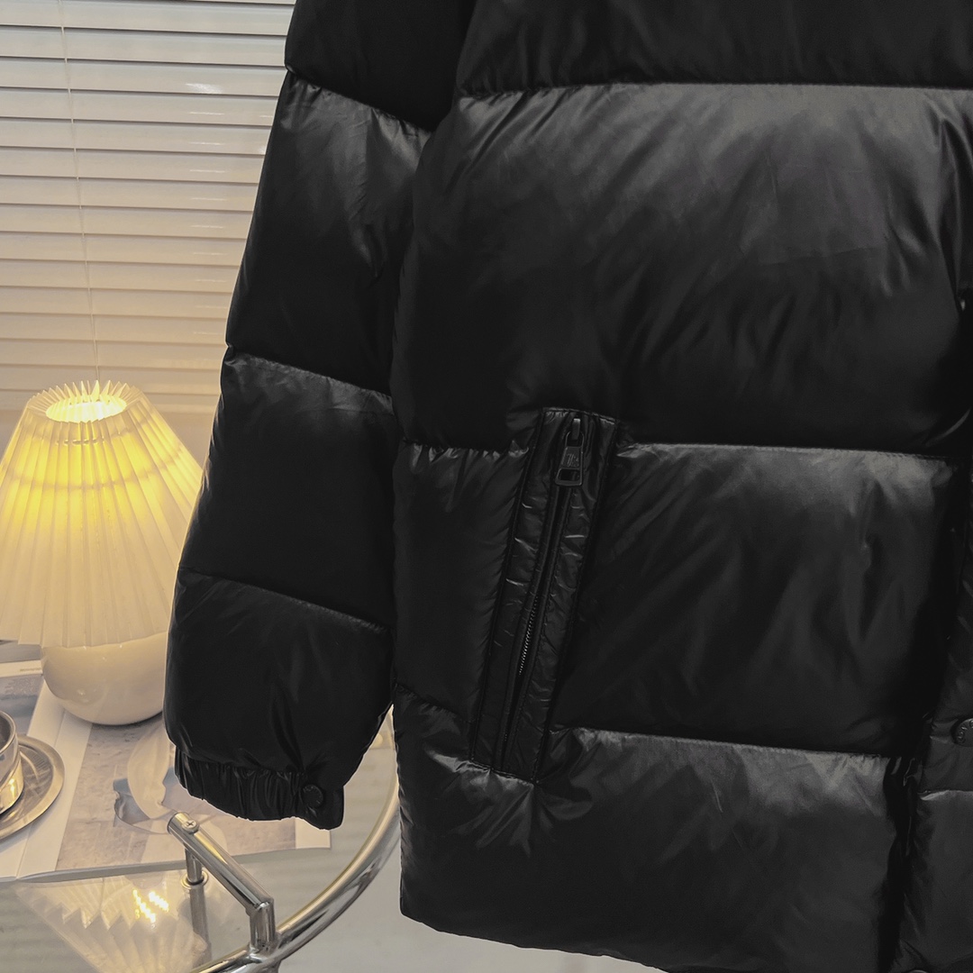 Moncler モンクレール P688 高性能羽绒服 ショート丈 男女兼用