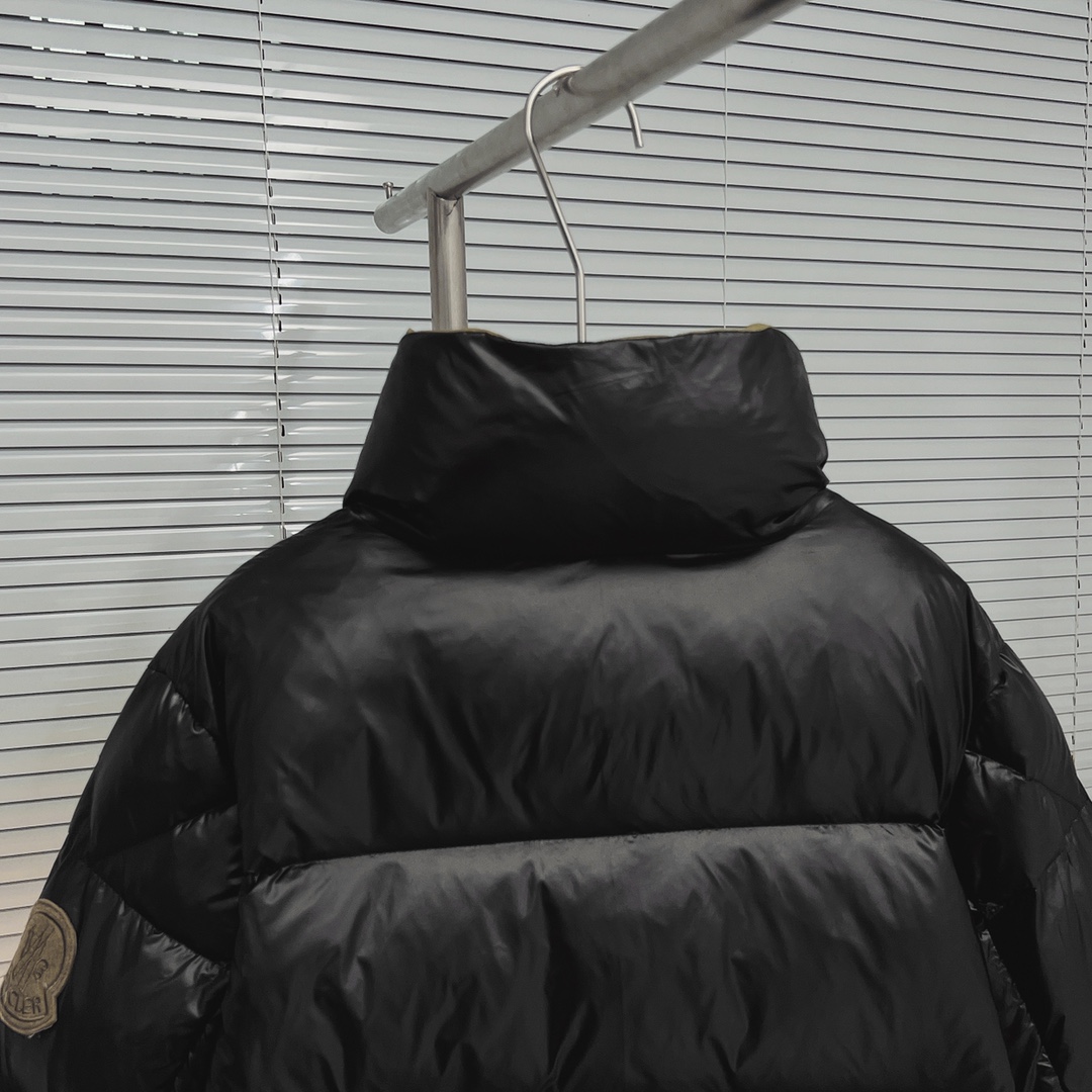 Moncler モンクレール P688 高性能羽绒服 ショート丈 男女兼用