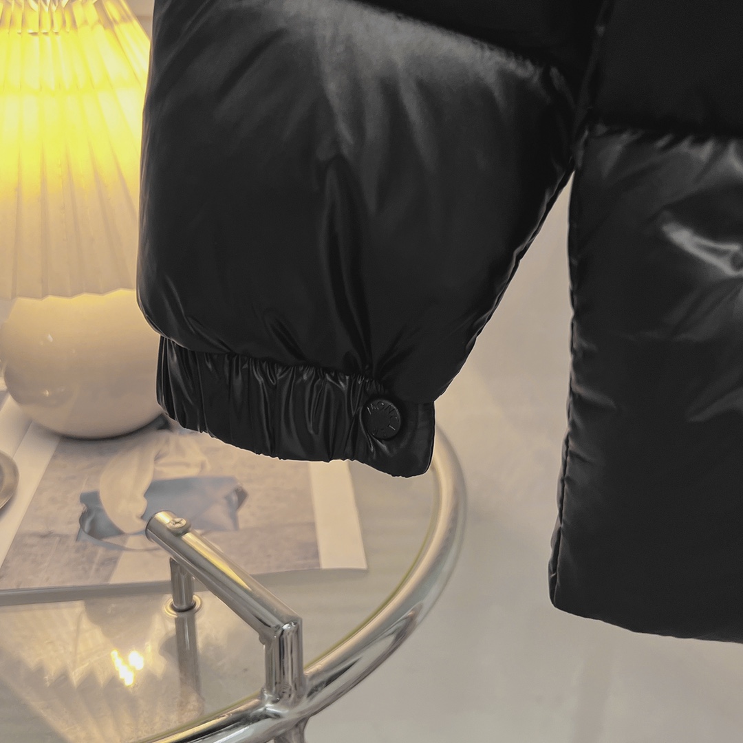 Moncler モンクレール P688 高性能羽绒服 ショート丈 男女兼用
