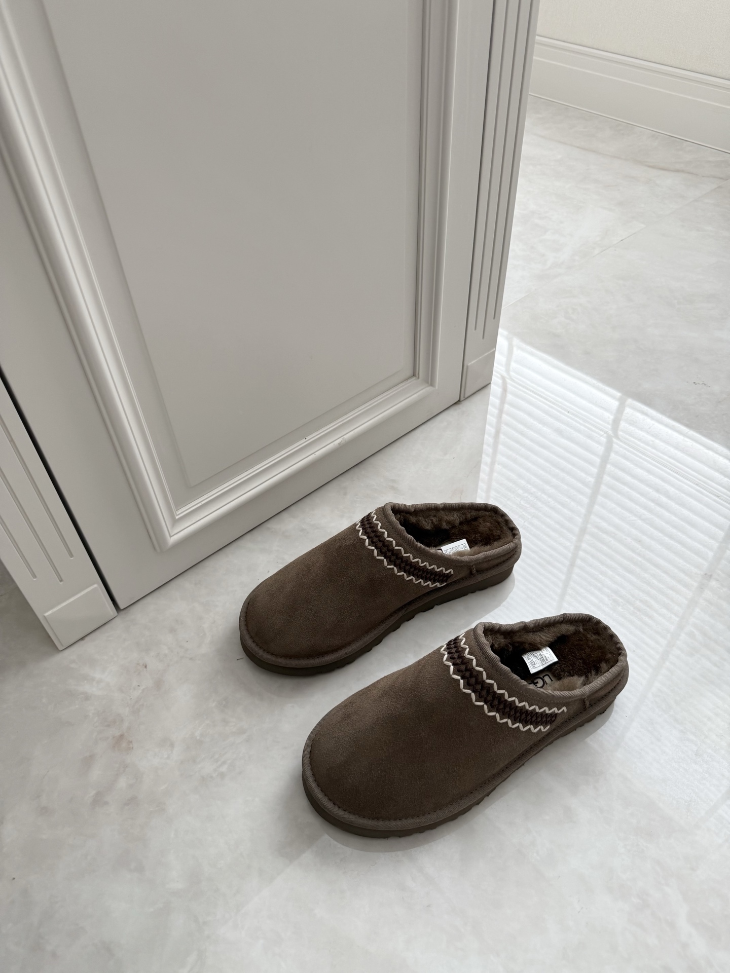 上新🌸新款上线抢先看•UGG 阿瑟森【男鞋篇】户外探险系列冬季•送男友的礼物🎁✔️精细的细节刺绣更具活力
