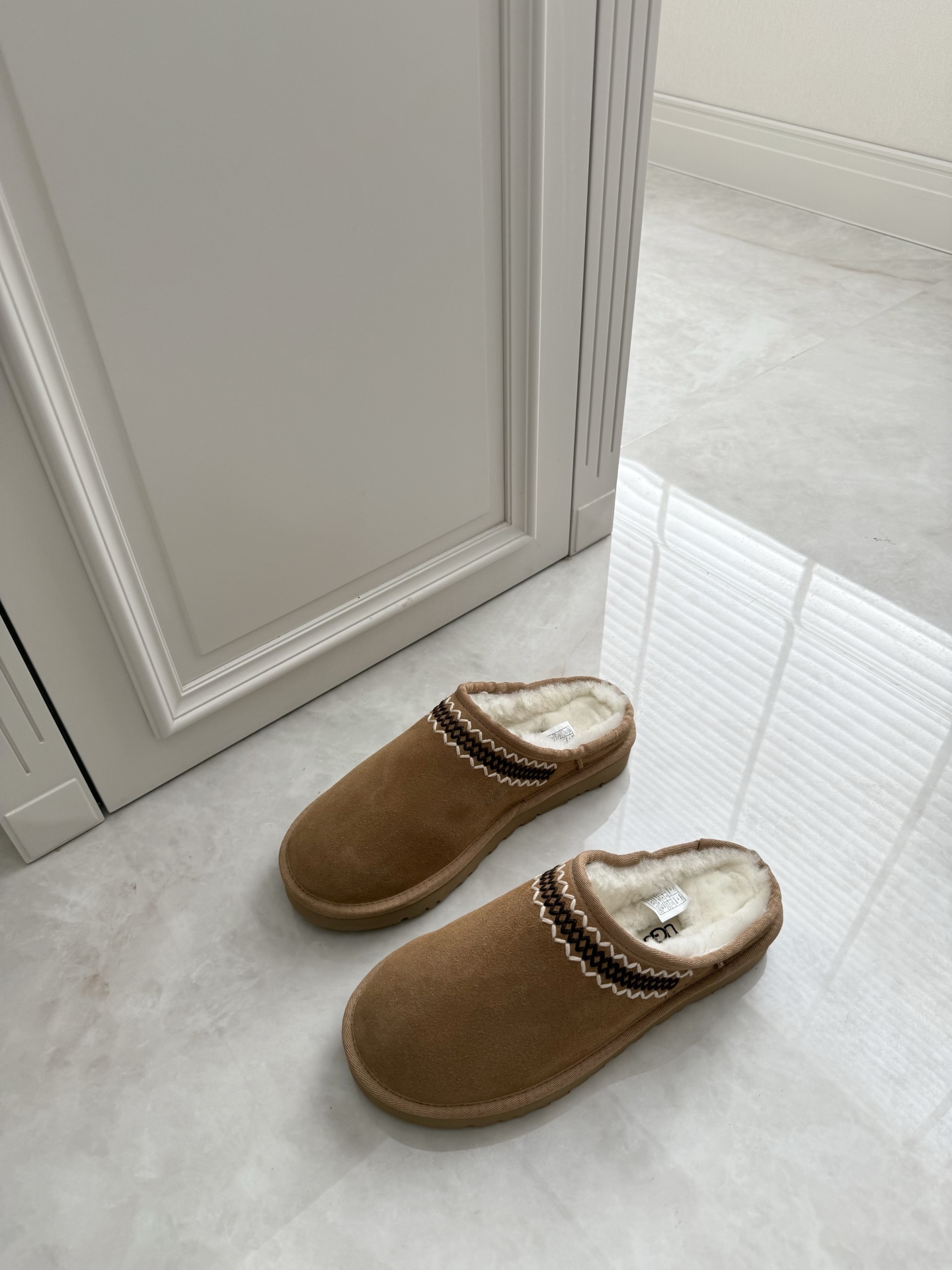 上新🌸新款上线抢先看•UGG 阿瑟森【男鞋篇】户外探险系列冬季•送男友的礼物🎁✔️精细的细节刺绣更具活力