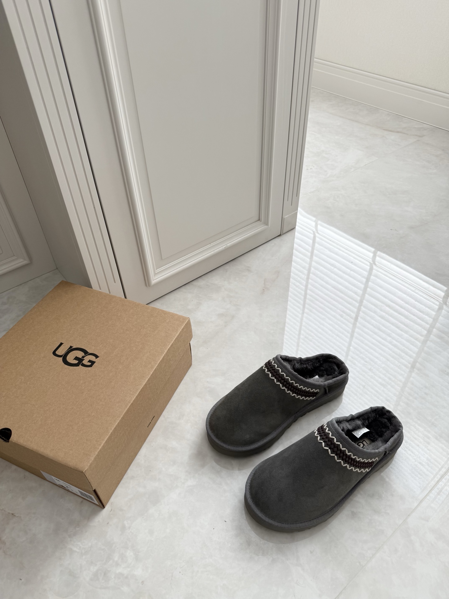 上新🌸新款上线抢先看•UGG 阿瑟森【男鞋篇】户外探险系列冬季•送男友的礼物🎁✔️精细的细节刺绣更具活力