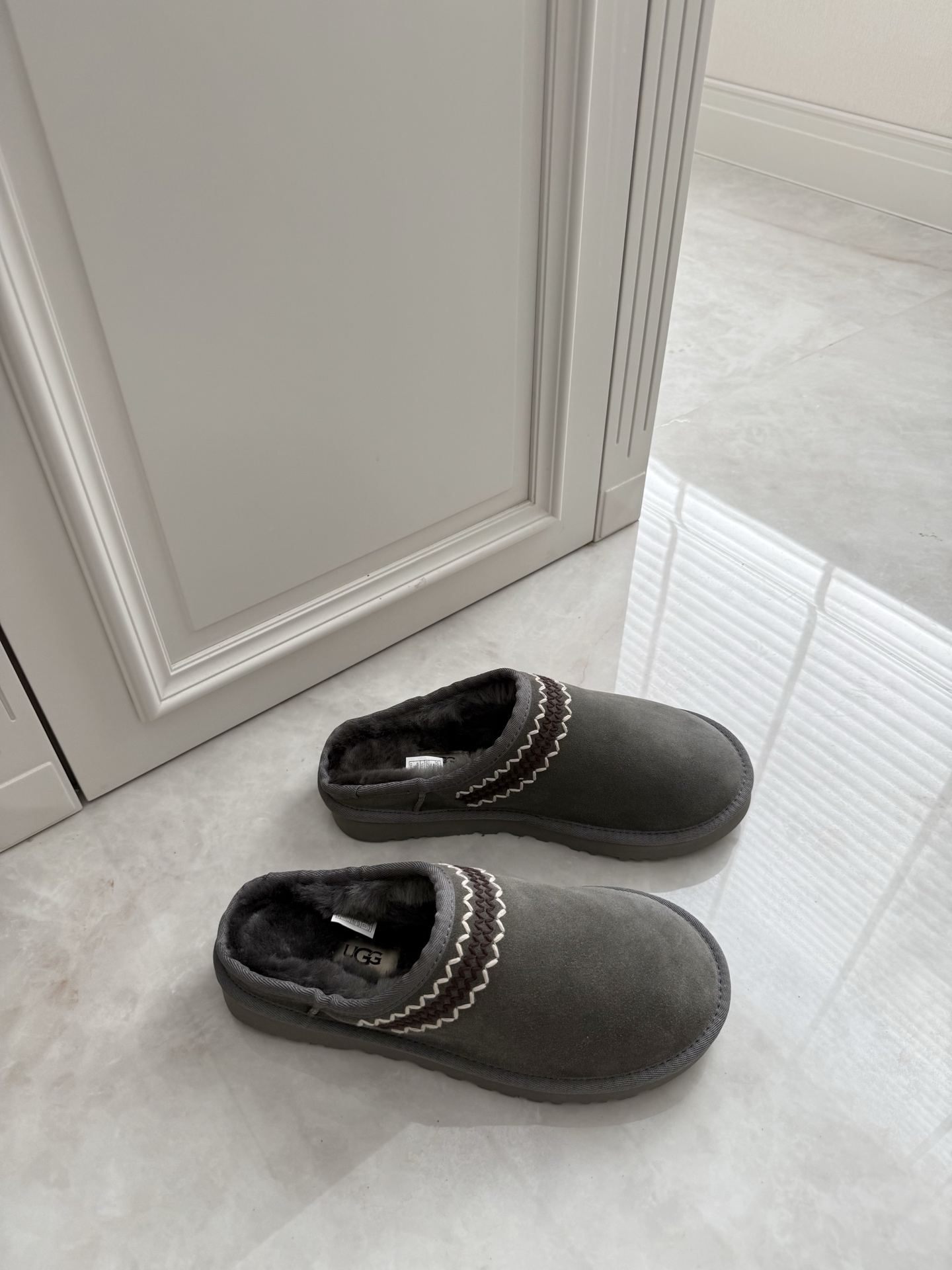 上新🌸新款上线抢先看•UGG 阿瑟森【男鞋篇】户外探险系列冬季•送男友的礼物🎁✔️精细的细节刺绣更具活力