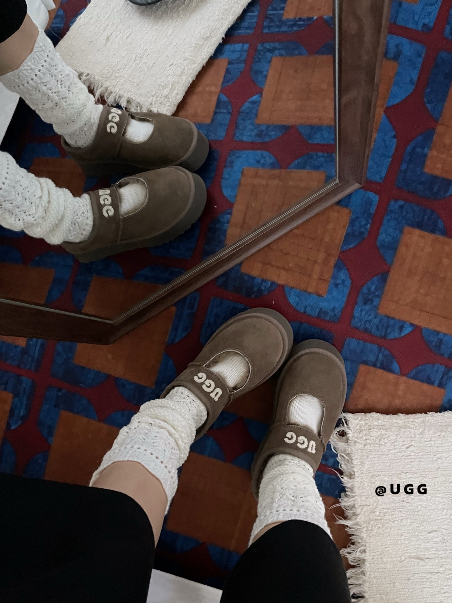 上新🌸UGG新款玛丽珍羊毛拖鞋3.5cm厚底款上线啦～真的有被它的“乖乖女气质”拿捏住鞋头圆润、线条可爱
