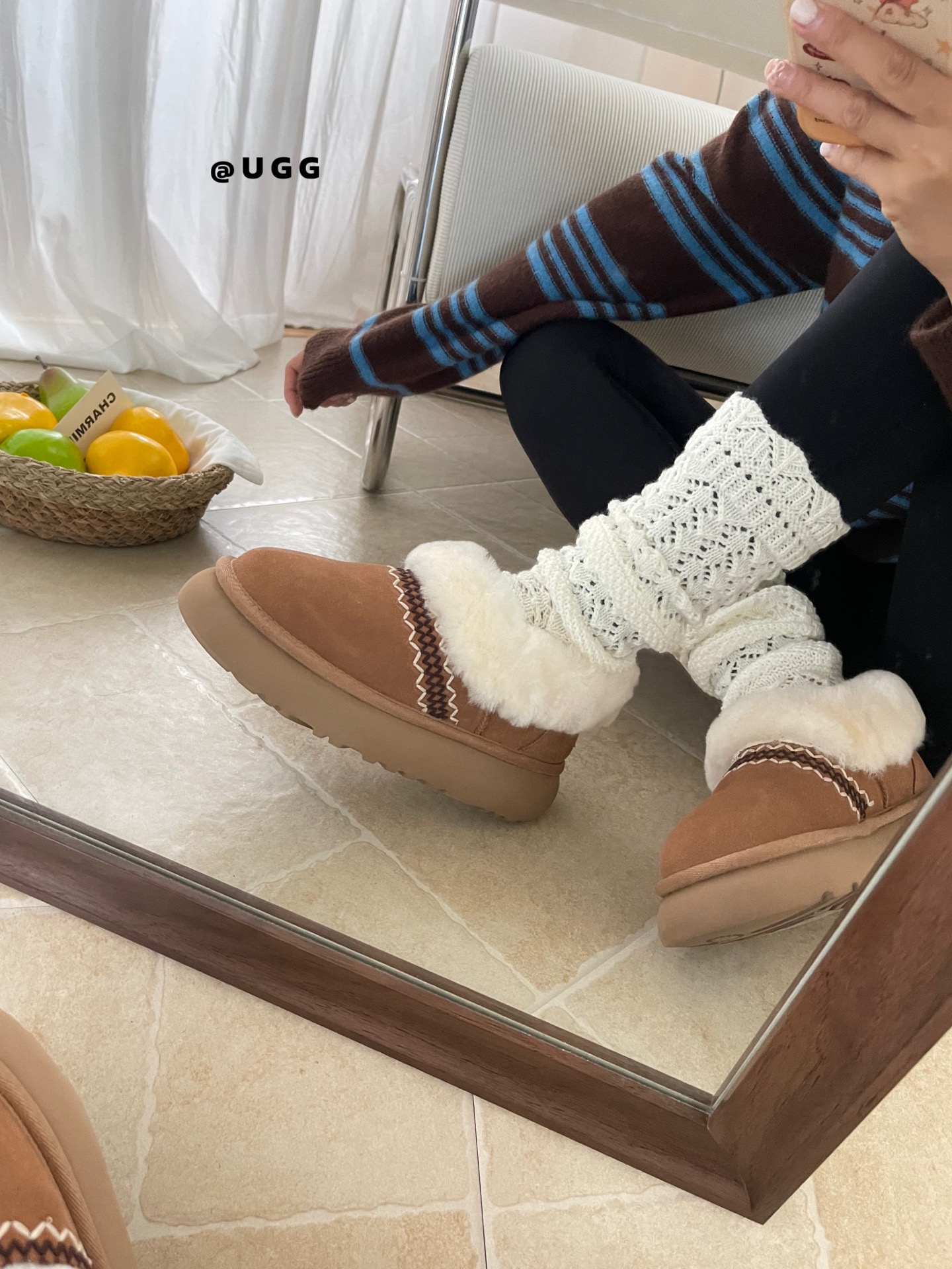 上新🌸Ugg 翻毛民族风雪地靴简直是我的入冬神器❄️隆丰羊皮毛一体雪地靴民族风刺绣，精致感直接拉满！鞋口