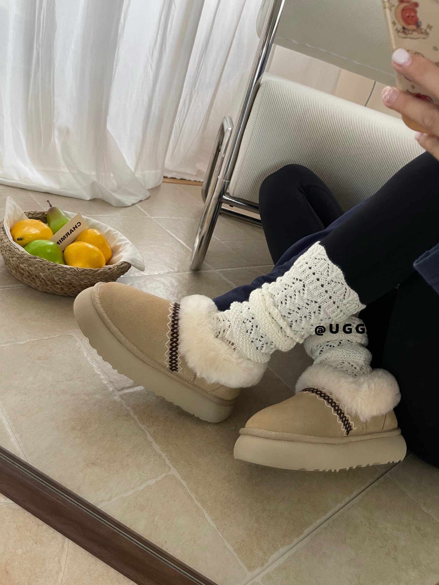 上新🌸Ugg 翻毛民族风雪地靴简直是我的入冬神器❄️隆丰羊皮毛一体雪地靴民族风刺绣，精致感直接拉满！鞋口