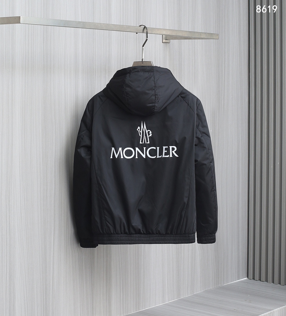 Moncler/蒙口男装连帽抽绳风衣夹克全新英伦风的锐意革新一体式的连帽设计迎合当下无论是款式还是工艺细