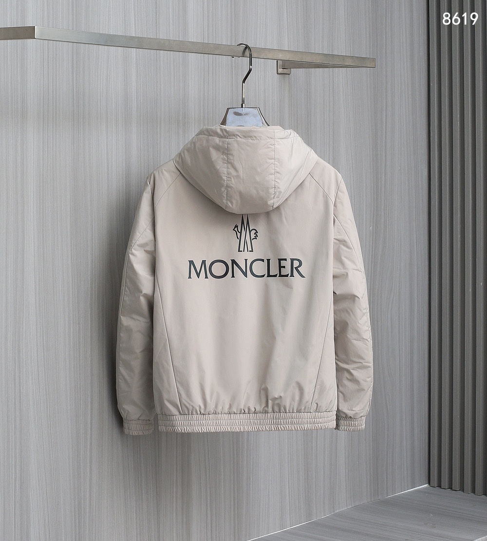 Moncler/蒙口男装连帽抽绳风衣夹克全新英伦风的锐意革新一体式的连帽设计迎合当下无论是款式还是工艺细