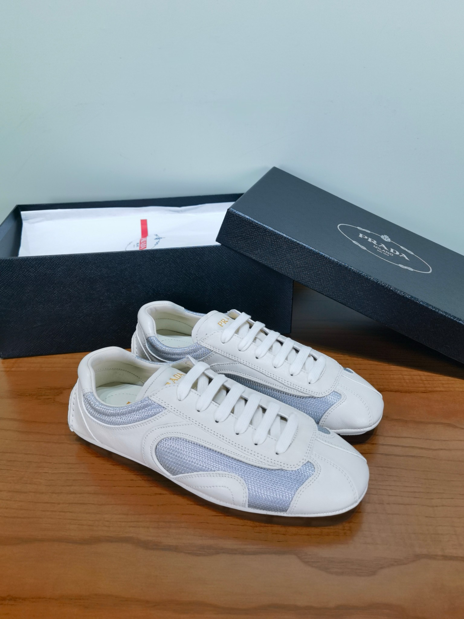 Кроссовки Prada