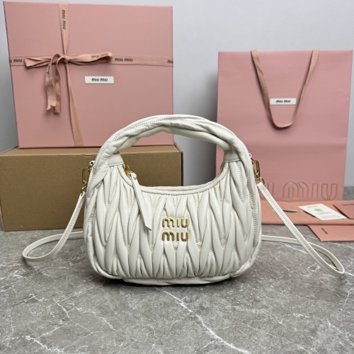 Miu Miu Wander Bag Lambskin Leather Matelassé Ivory White 20 x 17 x 6 cm 1 Miu Miu Wander Bag Lambskin Leather Matelassé Ivory White 20 x 17 x 6 cm