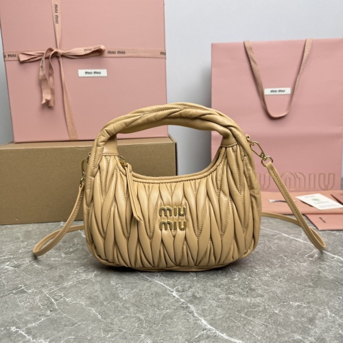 Miu Miu Wander Bag in Beige Leather with Matelassé Motif, 20 x 17 x 6 cm