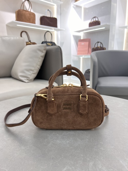 Miu Miu Suede Leather Handbag, Fashionable, Versatile, and Lightweight.