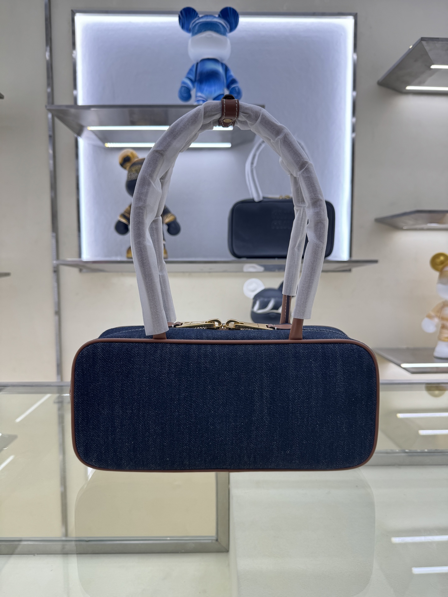 Miu Miu Style Leather Shoulder Bag Lookbook Reference image 2