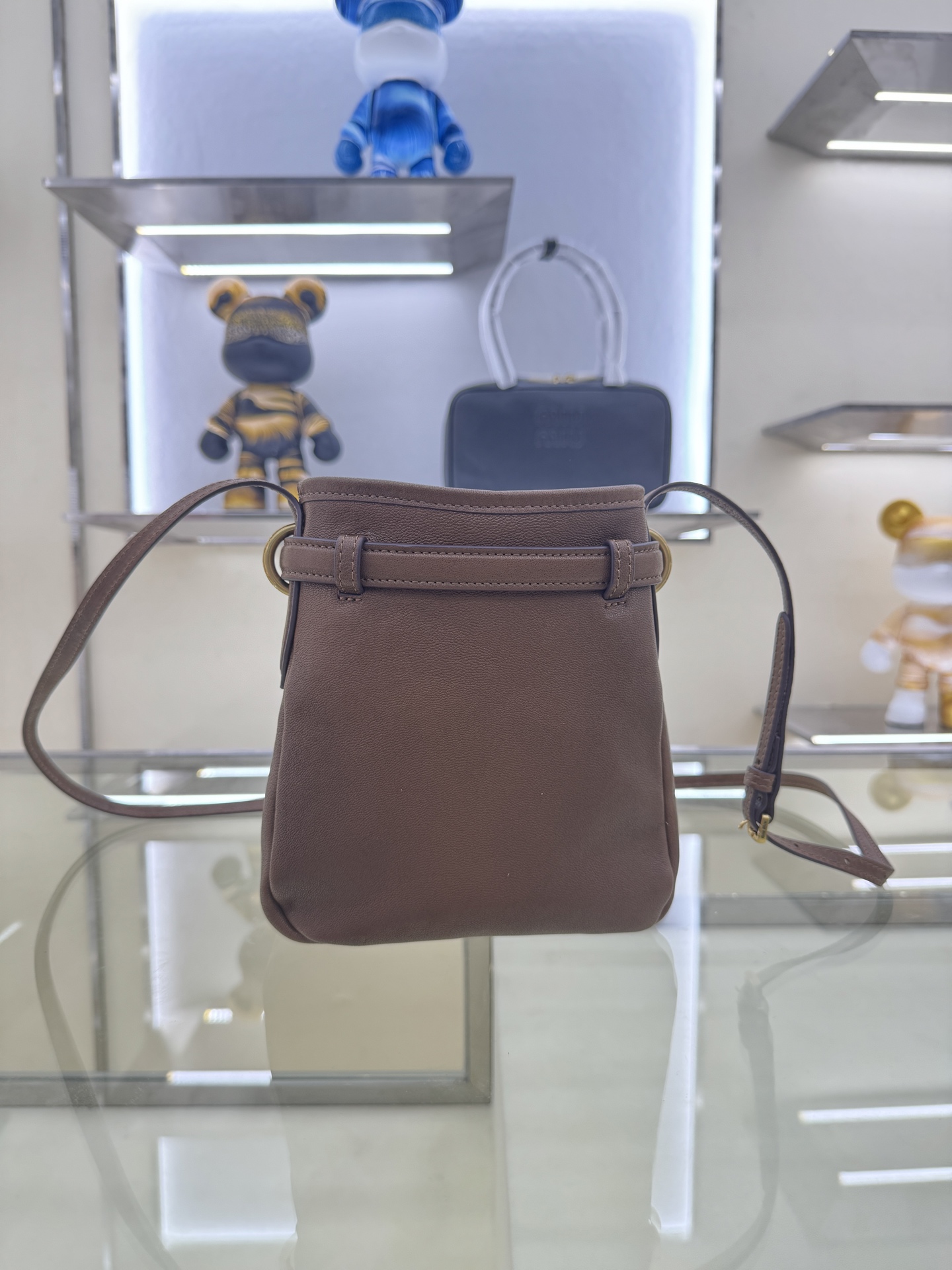 Miu Miu Style Leather Crossbody Bag Lookbook Reference image 2