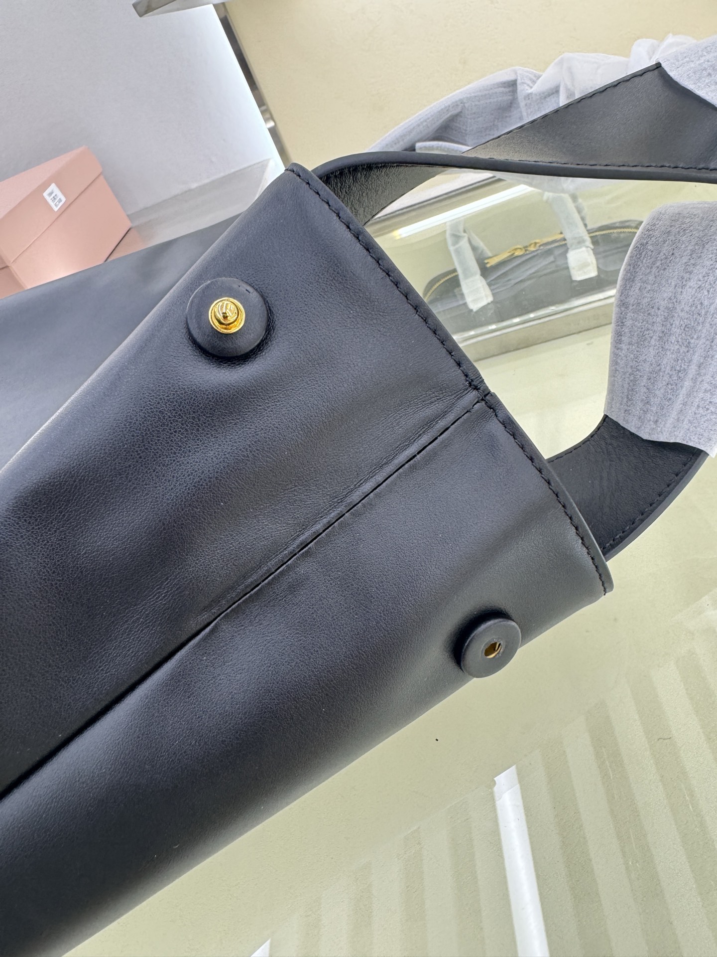 Miu Miu Large Hobo Tote Bag in Smooth Leather - Versatile & Stylish 8 i1754060459601 245 0 6