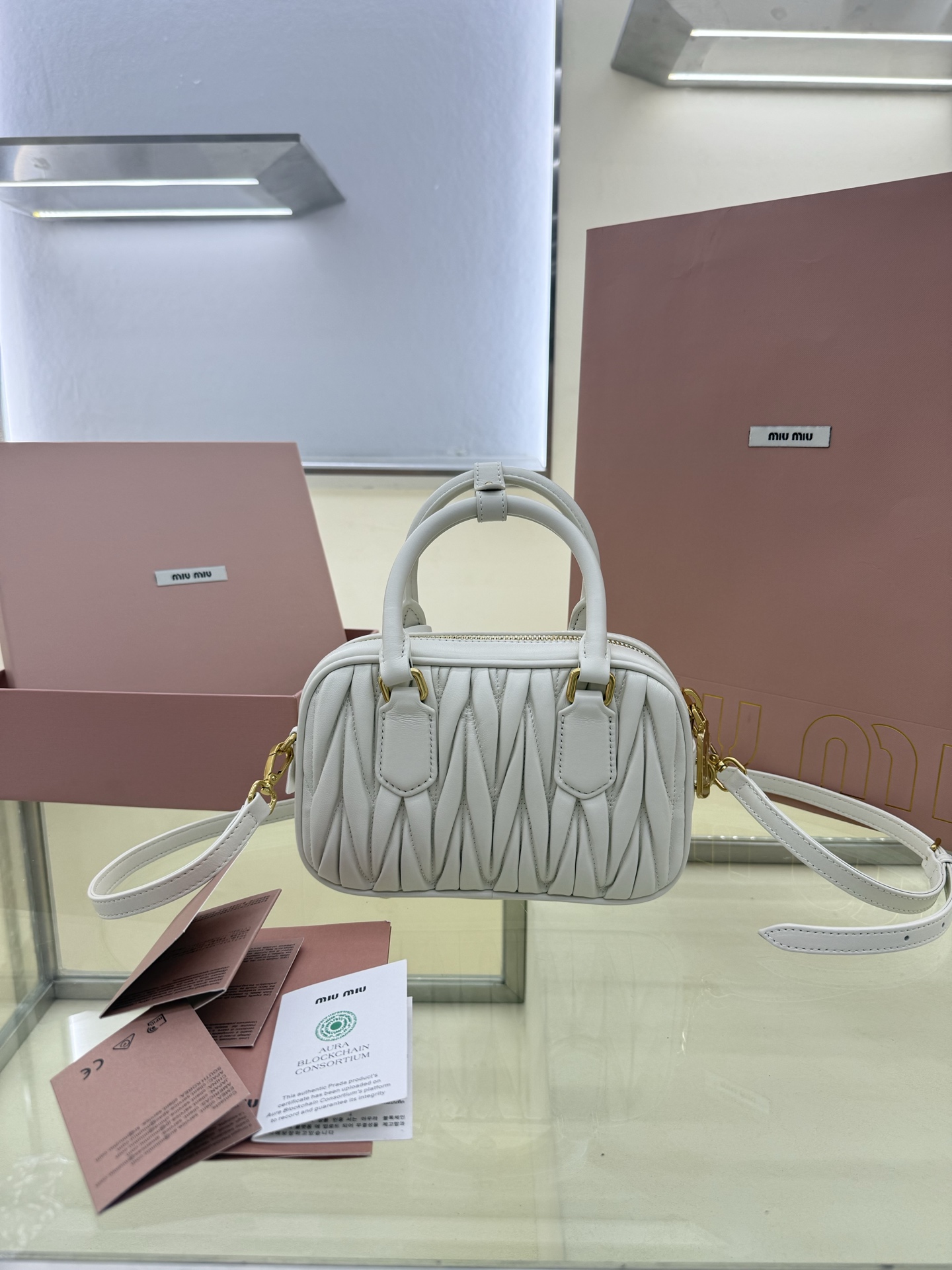 Miu Miu Style White Leather Top Handle Bag Lookbook Reference image 2