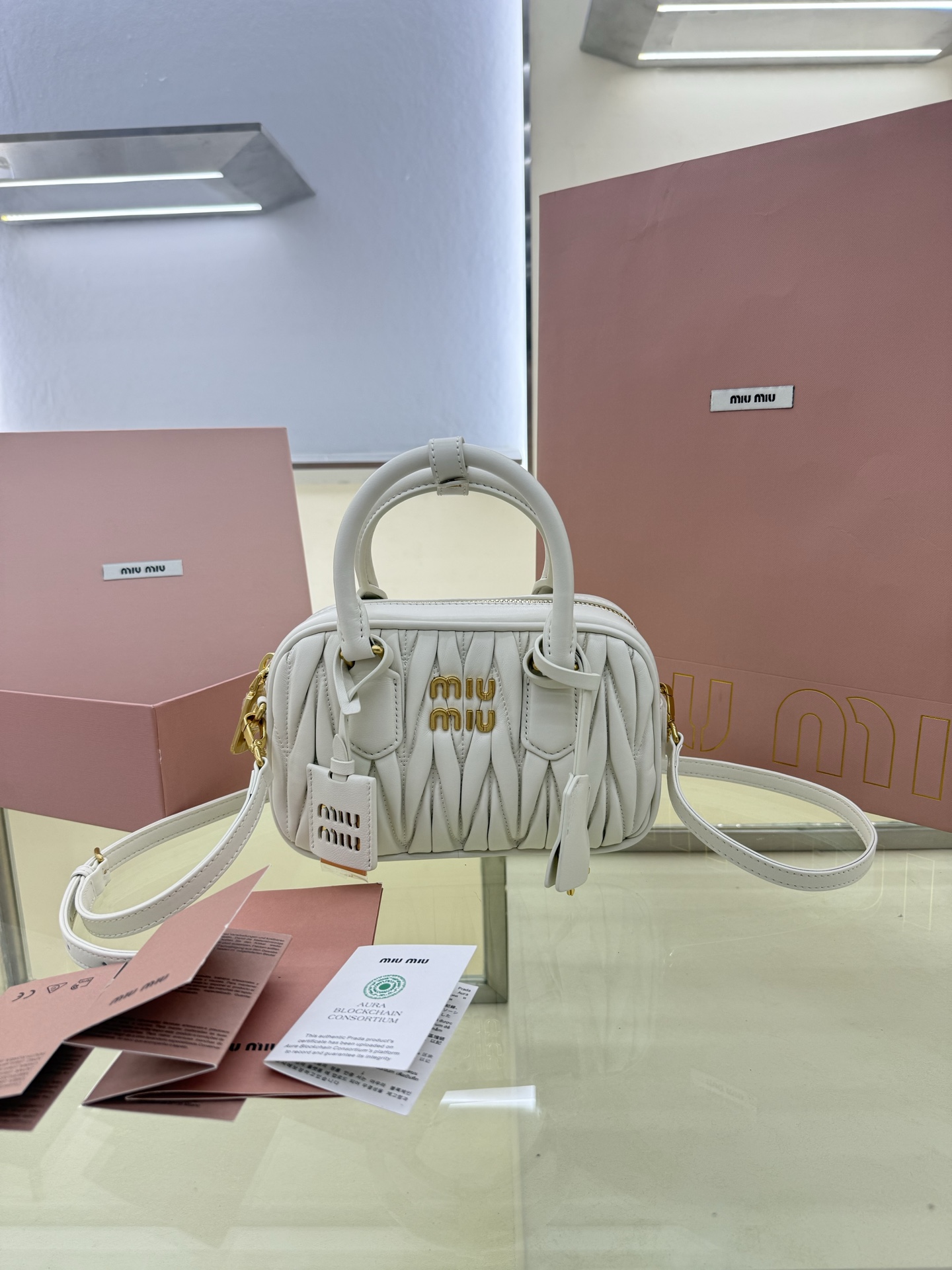 Miu Miu Style White Leather Top Handle Bag Lookbook Reference image 1