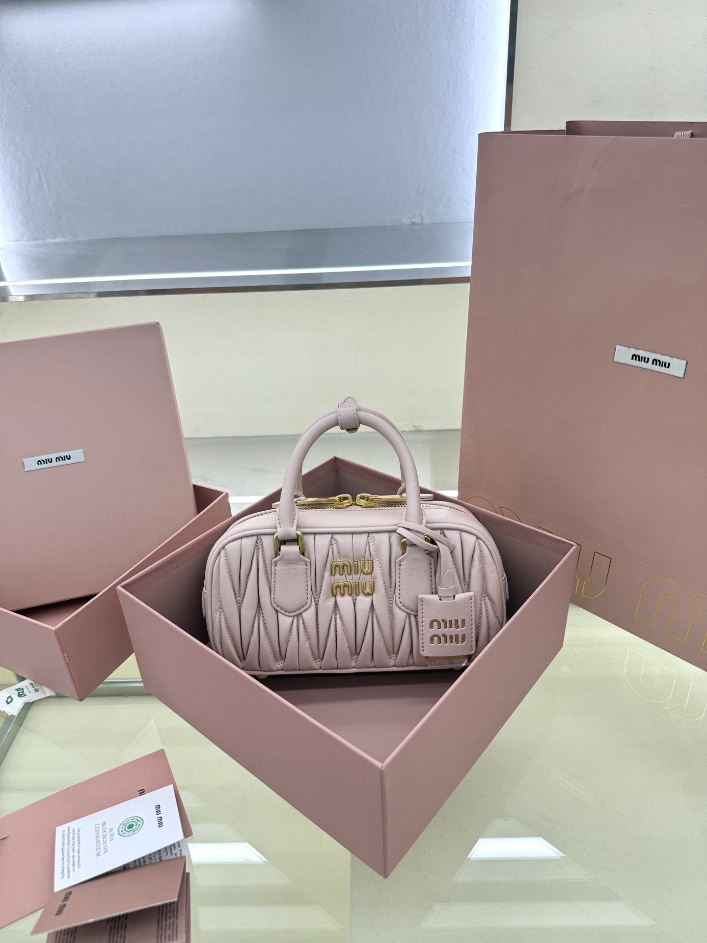 Miu Miu Style Pink Leather Bag Lookbook Reference image 1