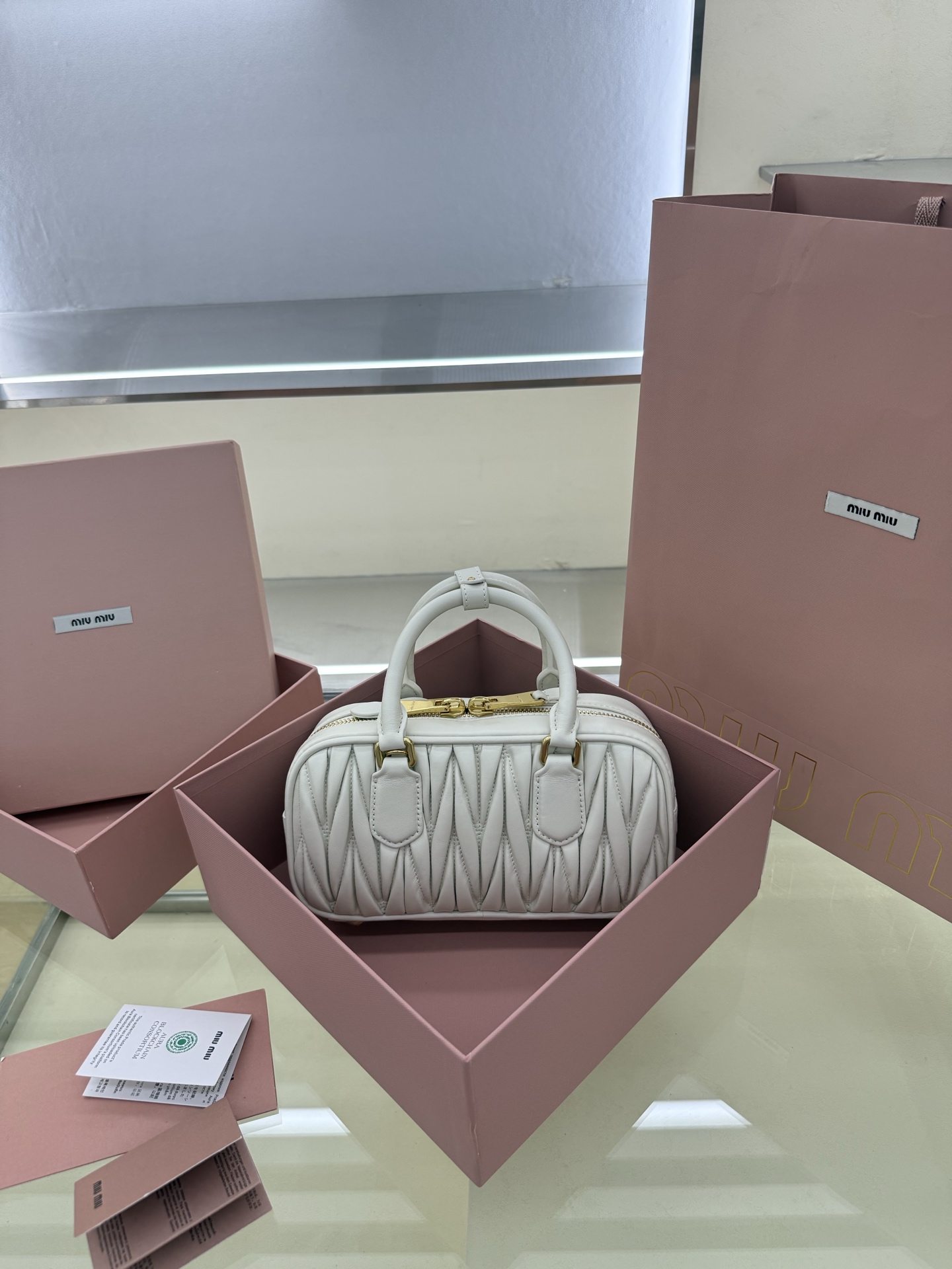 Miu Miu Style White Leather Bag Lookbook Reference image 2