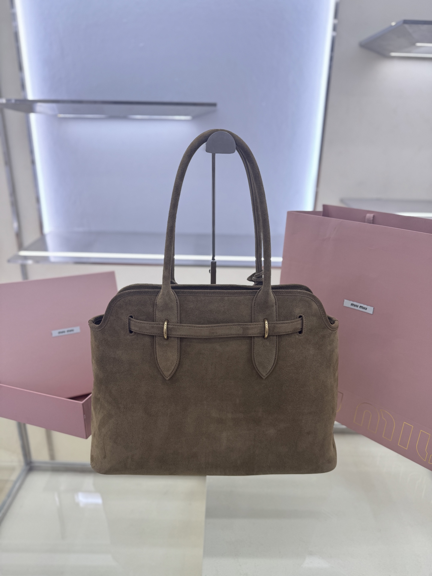 Miu Miu Style Beige Leather Tote Bag Lookbook Reference image 2