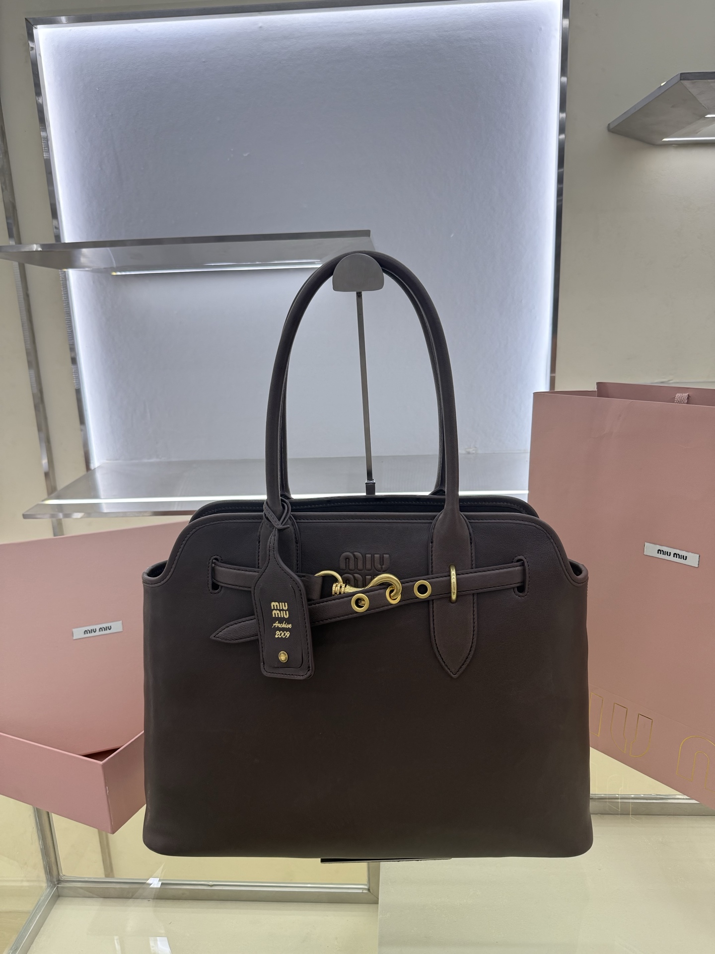 Miu Miu Style Leather Tote Bag Lookbook Reference image 1