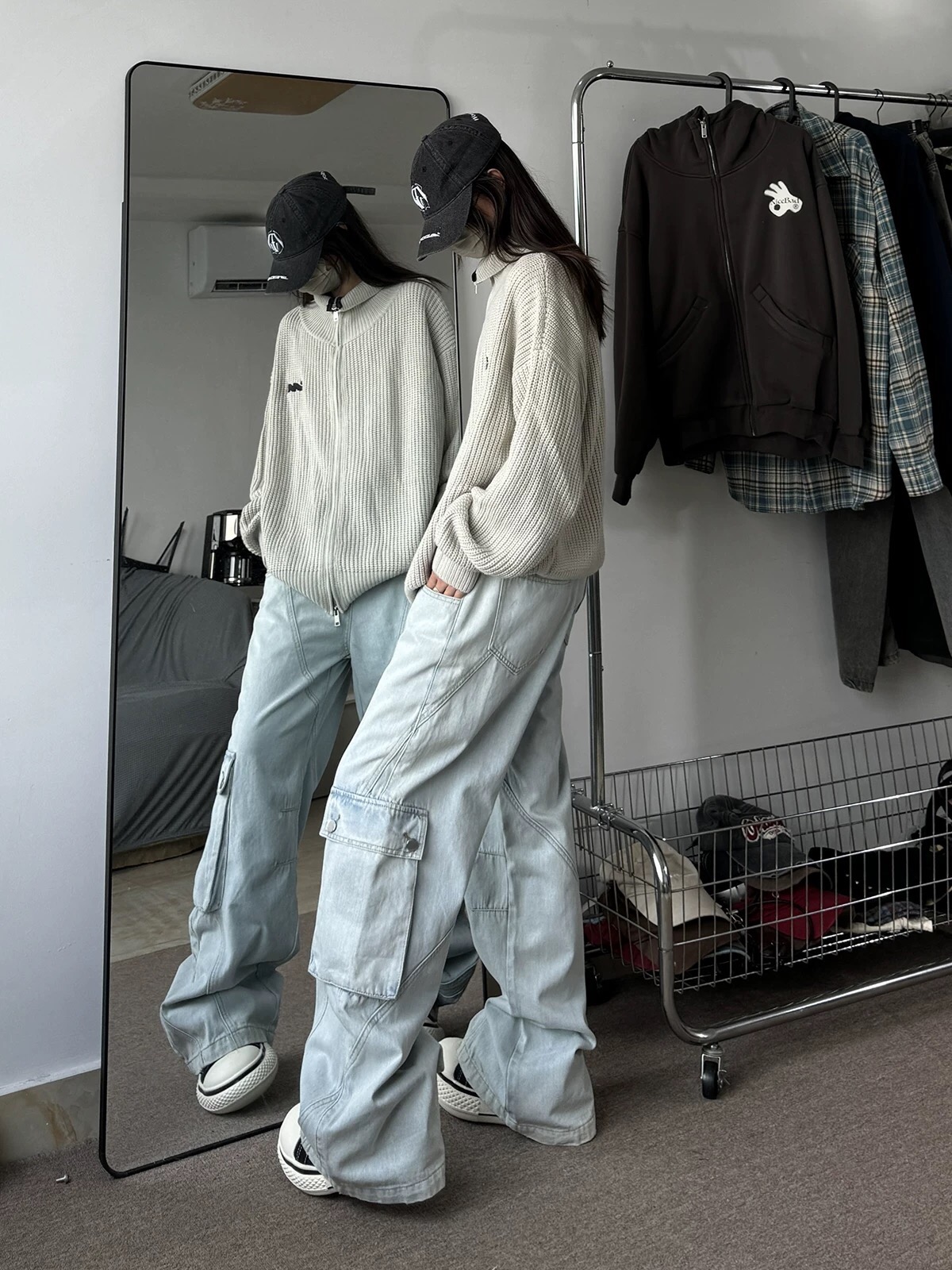 High-Tech Water Washed Broad-Legged Jeans for All Body Types - 图片 2