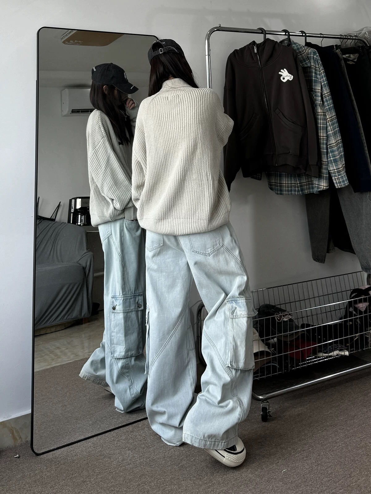 High-Tech Water Washed Broad-Legged Jeans for All Body Types - 图片 4