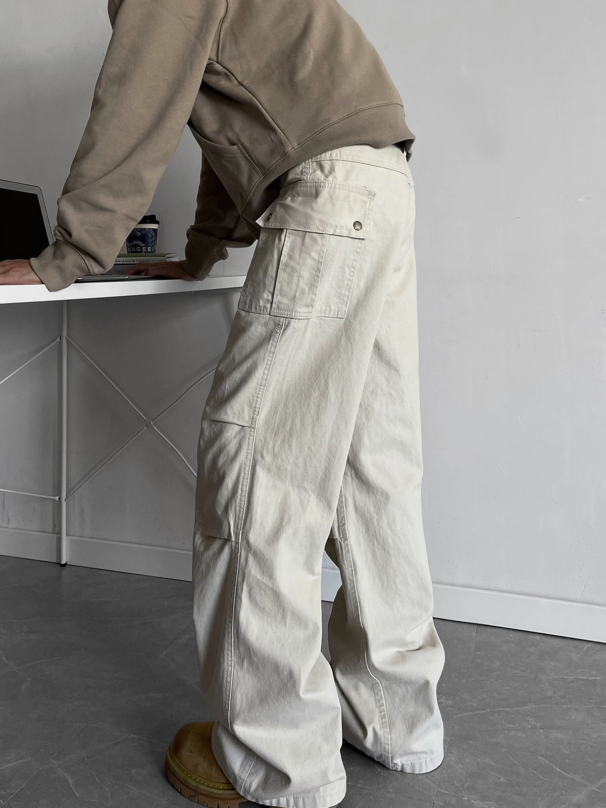 American High-Tech Water Washed Gray Cleanfits for Men and Women - 图片 8