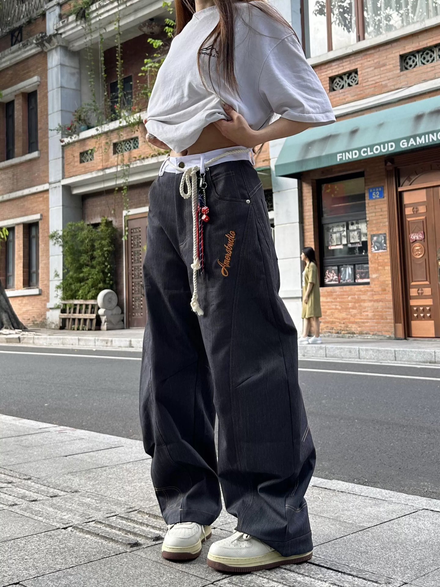 High-Tech Water Wash Machete Jeans for All Body Types in Black and Gray - 图片 5