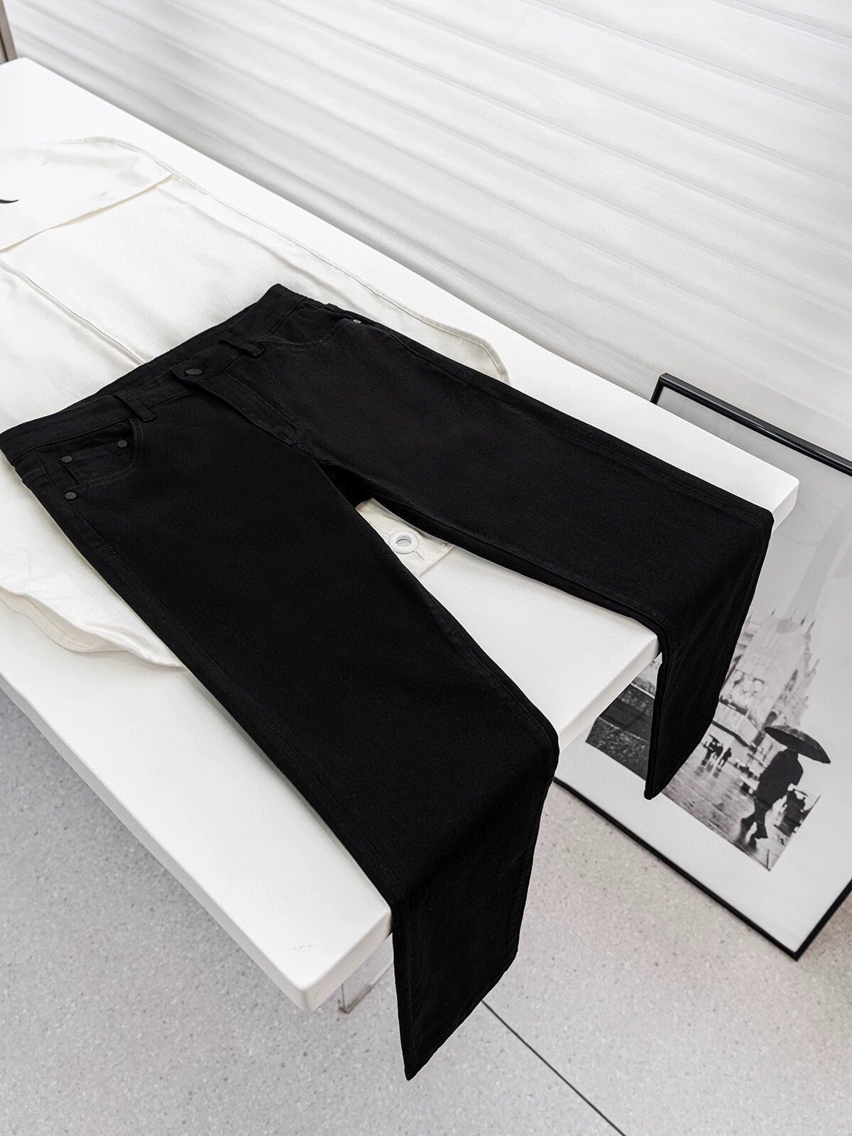 Stylish Khmer-Style Shorts for All Sizes: XK3157, 150 Feet, Black & White. - 图片 7