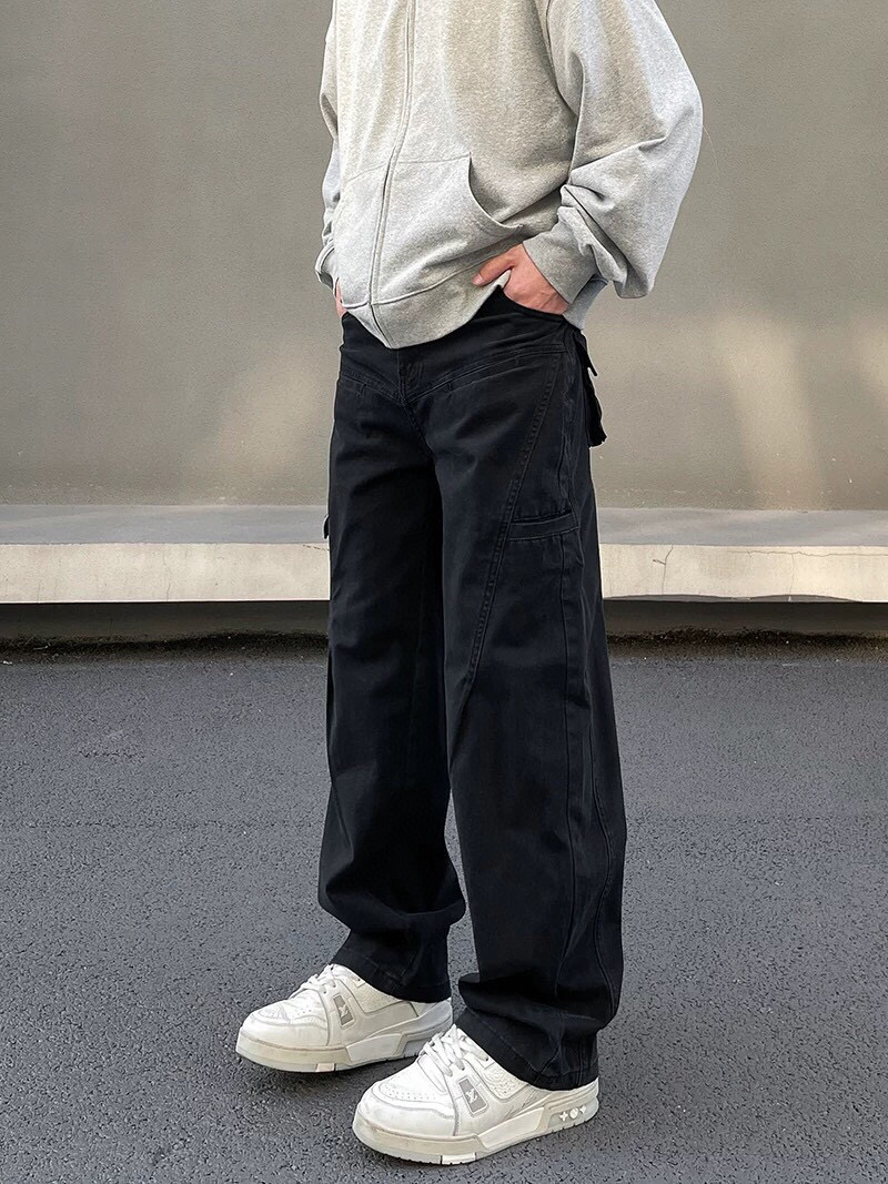 109💰 🔛款号XK3046‼️
美式复古美拉德口袋工装牛仔裤男潮高街vibe直筒显瘦cleanfit裤子，面料定制经过一流的高工艺水洗 ，质地紧密 色泽均匀 纹理清晰，上身非常舒适 直筒版型 可显高显瘦遮肉 ，适合各种身材 百搭不挑人，不管您什么体型 
四季可穿百搭神裤 男生女生都可轻松驾驭 情侣款！
颜色：卡其色 黑色
尺码：M-XXL