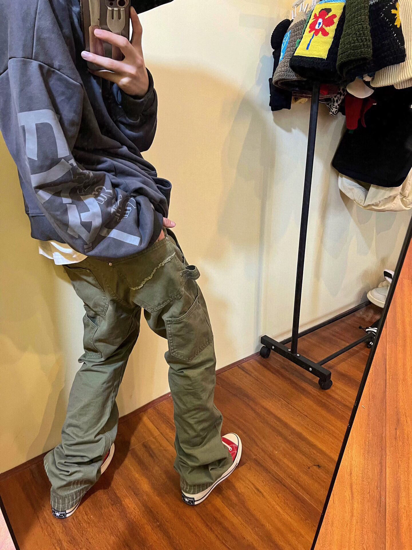 FOG Omega Street Lumber-Dresser: Summer Vibe, Army Green, Unisex Sizes, Classic Logo, Fine Craft. - 图片 2