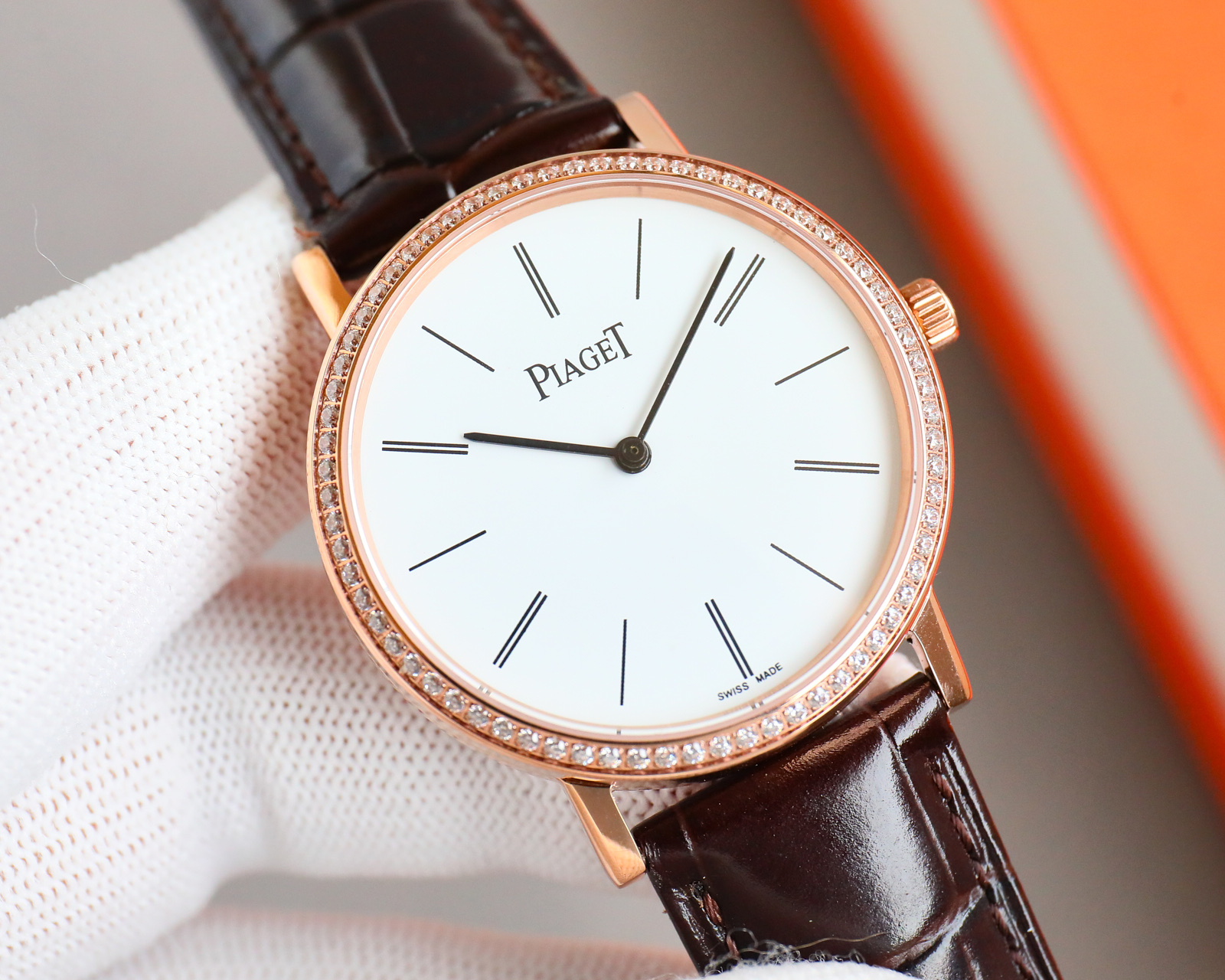 Luxury Altiplano Series Watch: White Shell, Gold Shell, Cal.430P Core, Sapphire Face - 图片 3