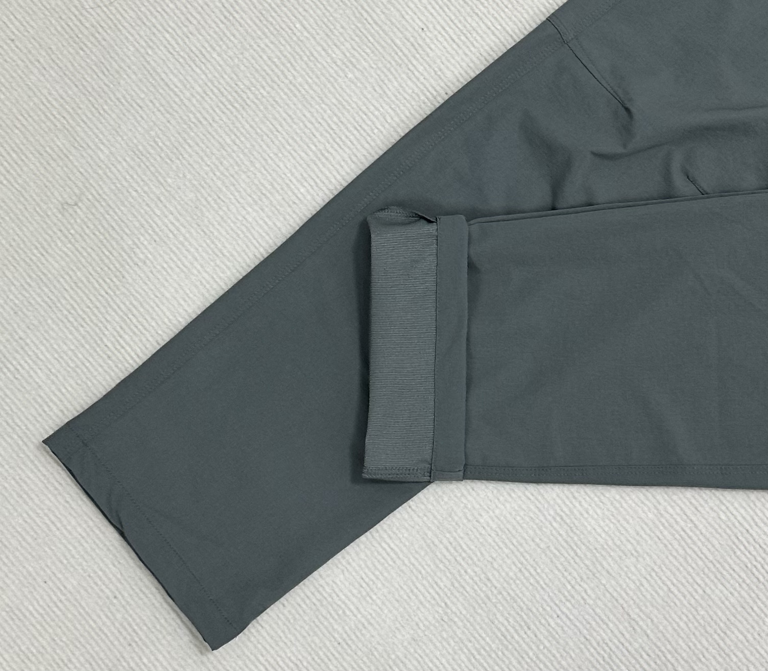 Descente Men's Hiking Pants - Water Repellent, Slim Fit, and Durable 10 i1746636793135 1369 0 8
