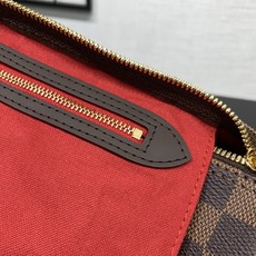 【顶级原单】 款号:N40575钢扣 Speedy 系列手袋原为 1930 年代的旅行者而设计,以此之名致敬 【顶级原单】 款号:N40575钢扣 Speedy 系列手袋原为 1930 年代的旅行者而设计,以此之名致敬