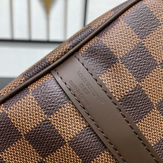 【顶级原单】 款号:N40575钢扣 Speedy 系列手袋原为 1930 年代的旅行者而设计,以此之名致敬 【顶级原单】 款号:N40575钢扣 Speedy 系列手袋原为 1930 年代的旅行者而设计,以此之名致敬