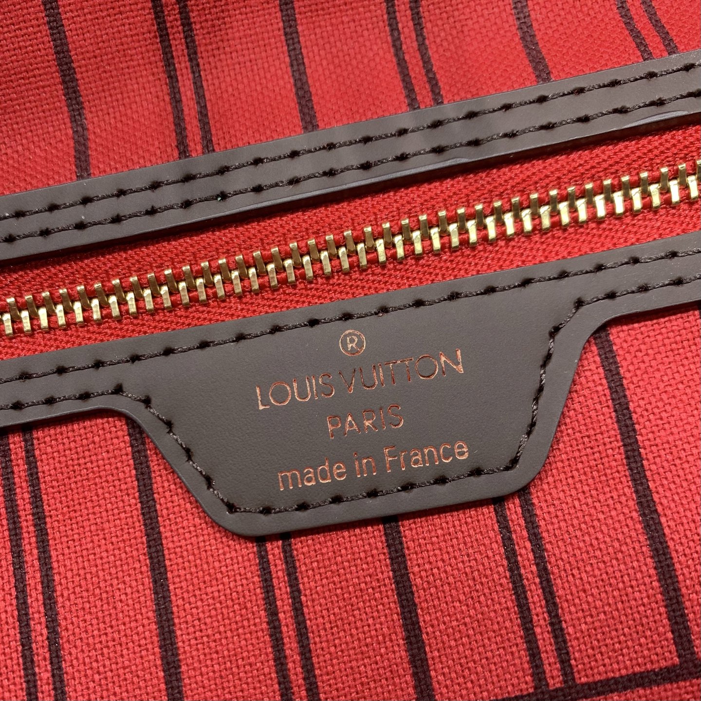 【顶级原单】 款号：N40599钢扣        本款 Neverfull 中号托特包为 Damier Ebene 帆