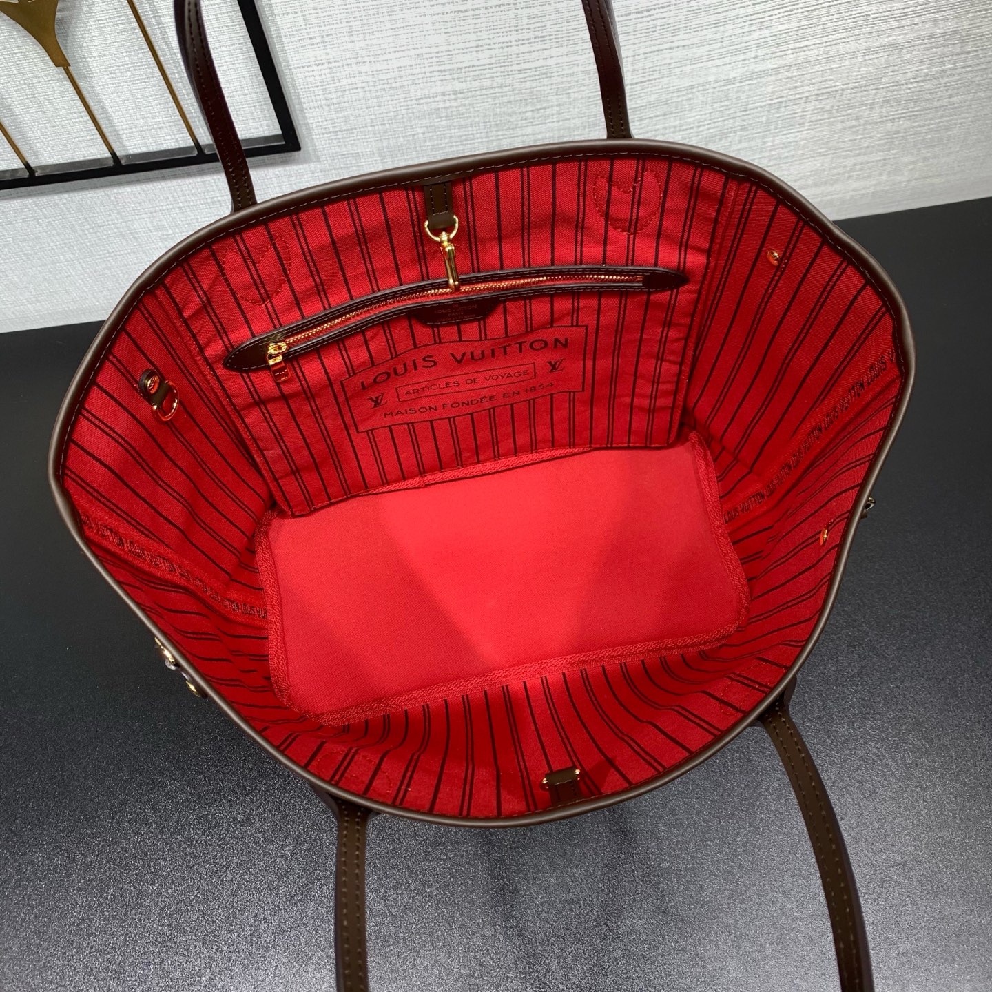 【顶级原单】 款号：N40599钢扣        本款 Neverfull 中号托特包为 Damier Ebene 帆