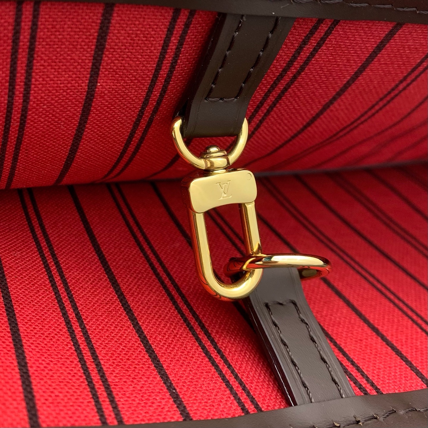 【顶级原单】 款号：N40599钢扣        本款 Neverfull 中号托特包为 Damier Ebene 帆