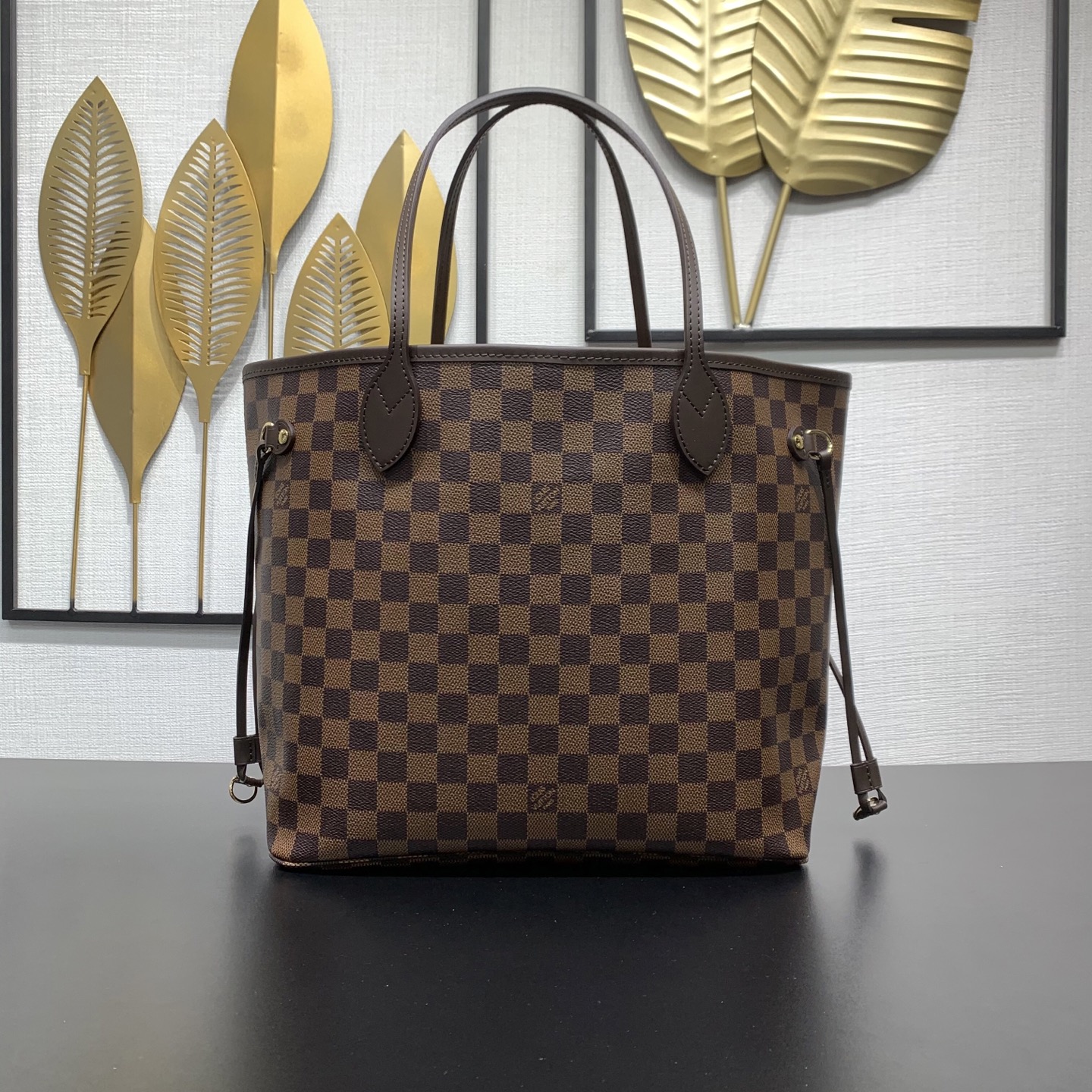 【顶级原单】 款号：N40599钢扣        本款 Neverfull 中号托特包为 Damier Ebene 帆