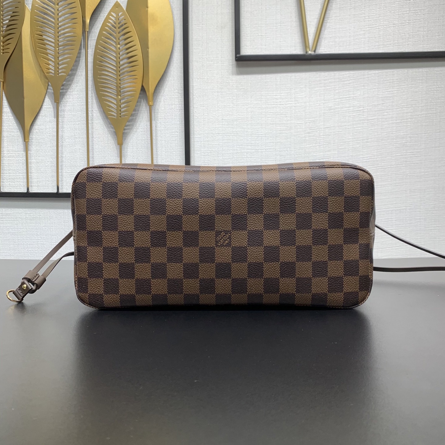 【顶级原单】 款号：N40599钢扣        本款 Neverfull 中号托特包为 Damier Ebene 帆