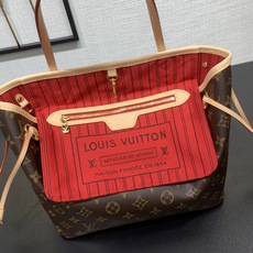 【顶级原单】 款号:M41001新版 (钢扣) Neverfull PM手提袋对永恒的设计与传统的细节。 【顶级原单】 款号:M41001新版 (钢扣) Neverfull PM手提袋对永恒的设计与传统的细节。