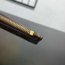 【顶级原单】 款号:M46979钢扣 这款Neverfull PM包将永恒的设计和经典细节结合在一起。由Monog 【顶级原单】 款号:M46979钢扣 这款Neverfull PM包将永恒的设计和经典细节结合在一起。由Monog