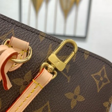 【顶级原单】 款号:M46979钢扣 这款Neverfull PM包将永恒的设计和经典细节结合在一起。由Monog 【顶级原单】 款号:M46979钢扣 这款Neverfull PM包将永恒的设计和经典细节结合在一起。由Monog