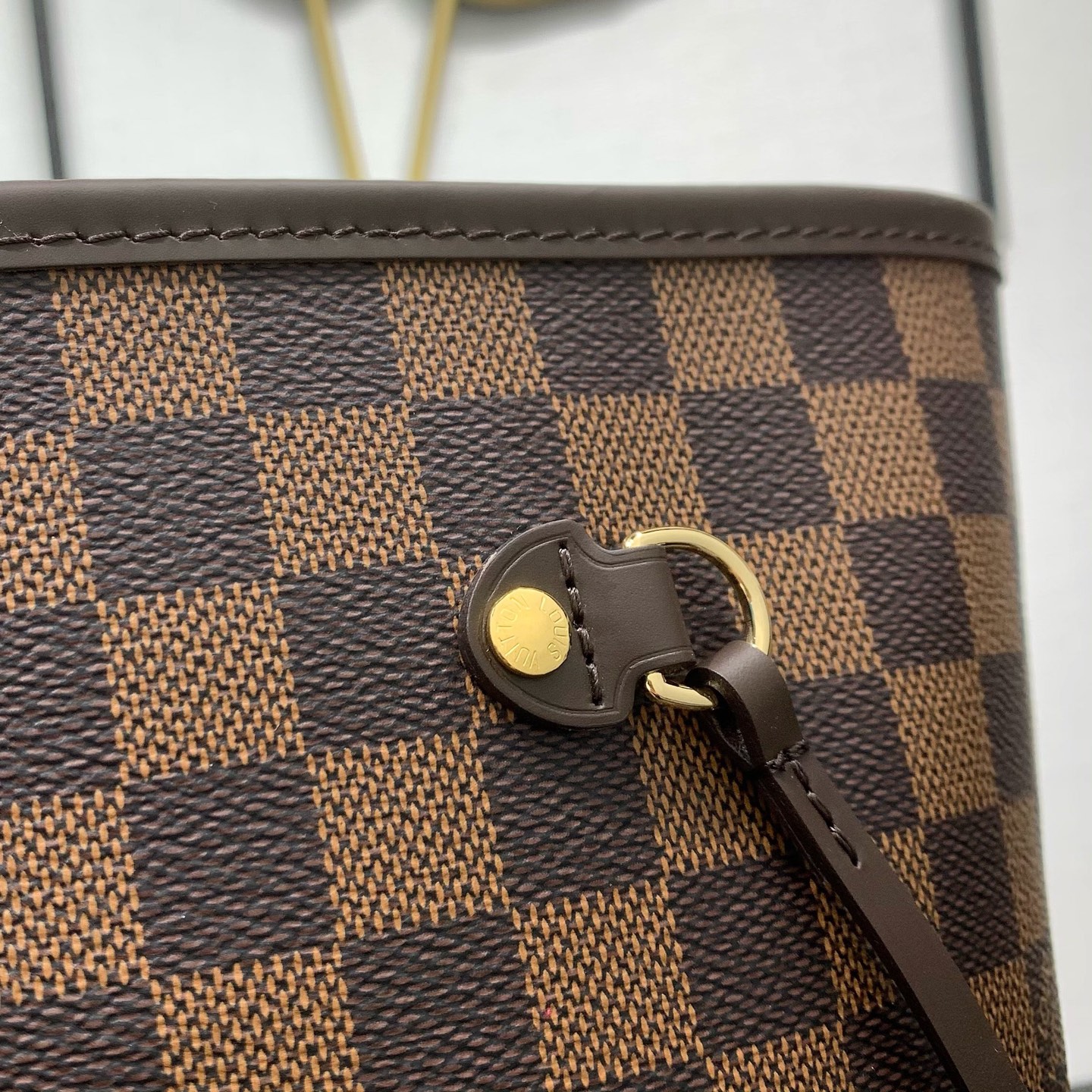 【顶级原单】 款号：N40597钢扣    本款 Neverfull 大号托特包为 Damier Ebene 帆布勾勒牛
