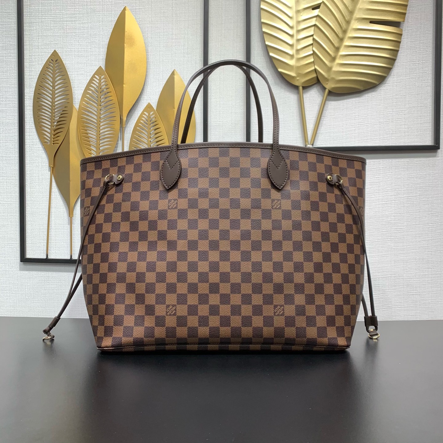 【顶级原单】 款号：N40597钢扣    本款 Neverfull 大号托特包为 Damier Ebene 帆布勾勒牛