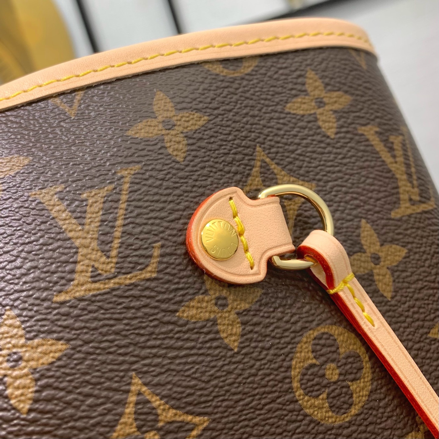 【顶级原单】 款号：M46978钢扣    本款 Neverfull 大号托特包为 Damier Ebene 帆布勾勒牛