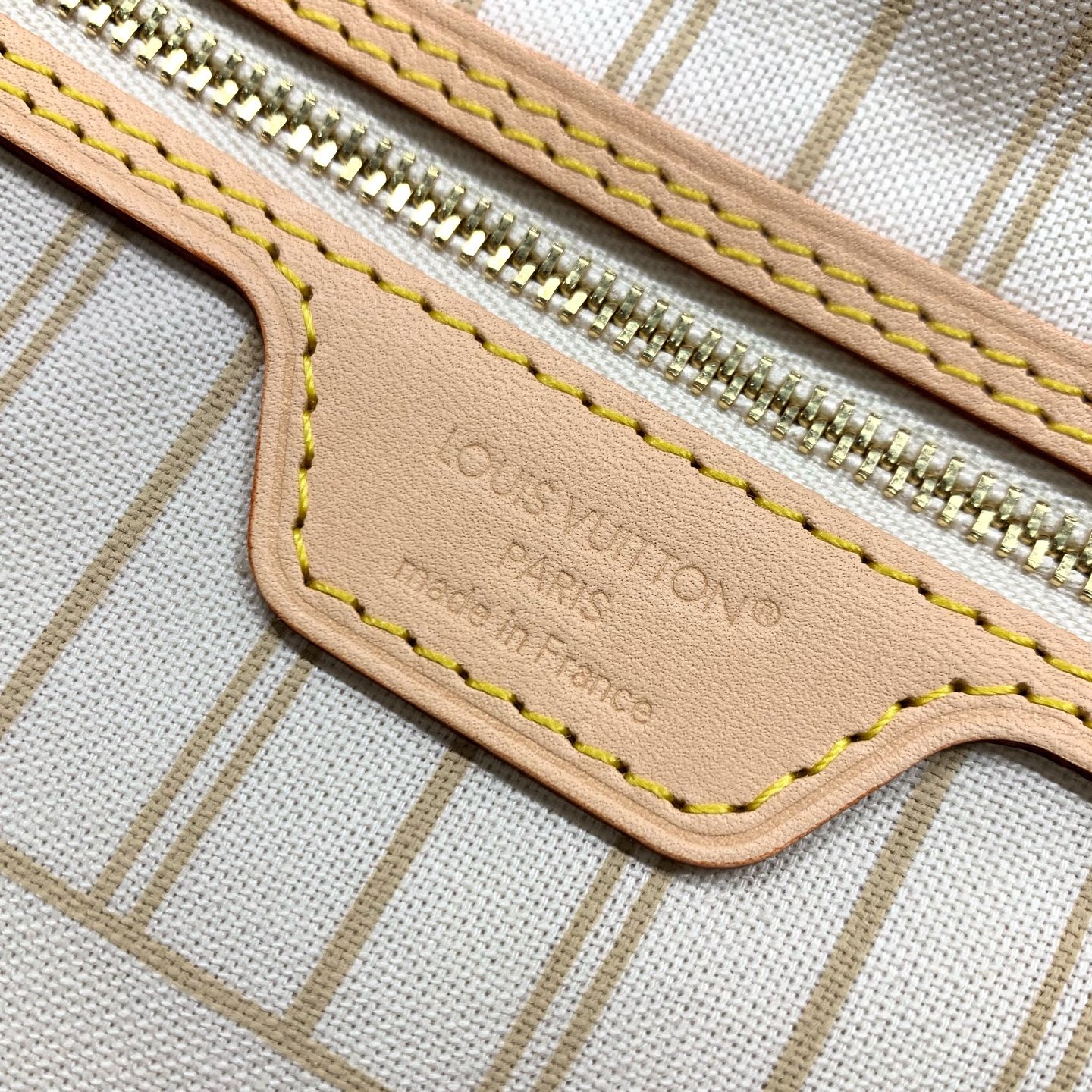 【顶级原单】 款号：N40604 钢扣         本款 Neverfull 中号托特包为 Damier Azur 