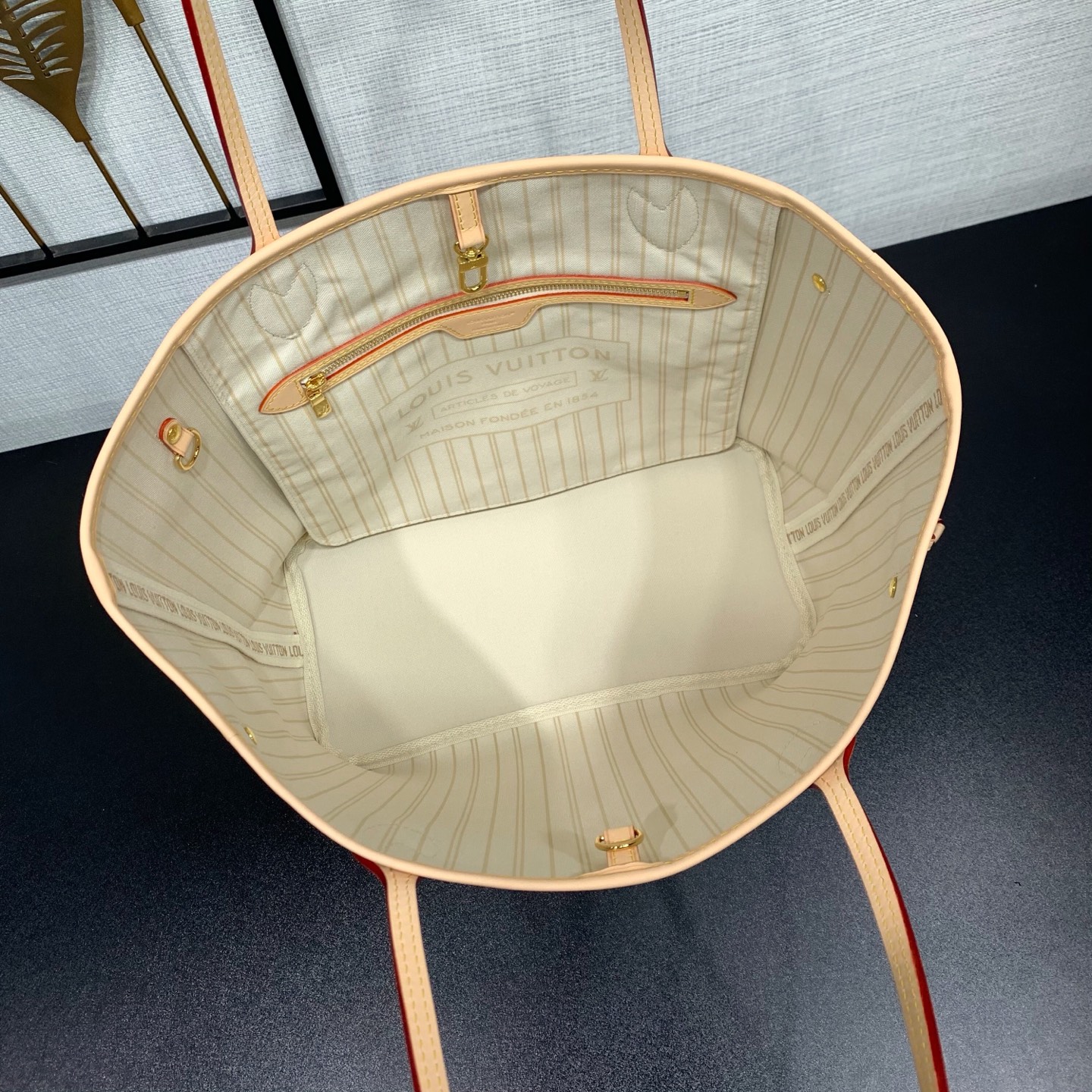 【顶级原单】 款号：N40604 钢扣         本款 Neverfull 中号托特包为 Damier Azur 