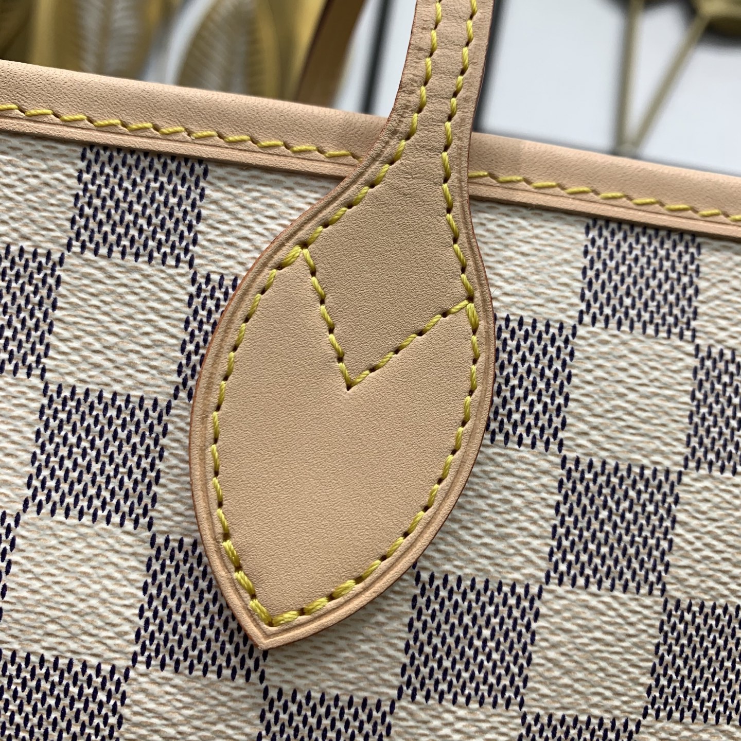 【顶级原单】 款号：N40604 钢扣         本款 Neverfull 中号托特包为 Damier Azur 